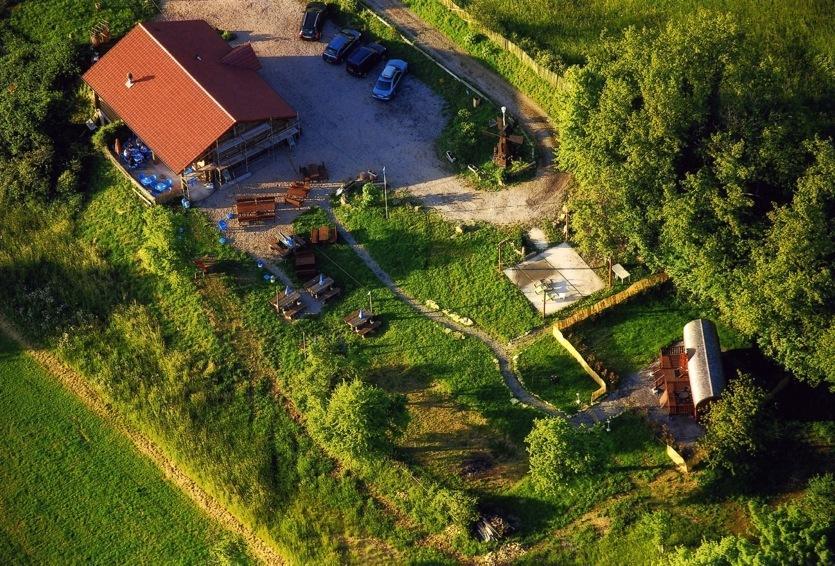 Le Chalet Du Chemin Et Sa Roulotte Berviller-en-Moselle Dış mekan fotoğraf