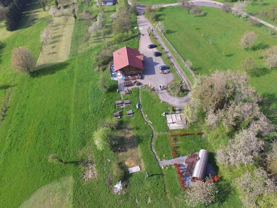 Le Chalet Du Chemin Et Sa Roulotte Berviller-en-Moselle Dış mekan fotoğraf